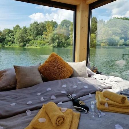 Hotel Aquachill Houseboat & Wellness Liptovský Trnovec Esterno foto
