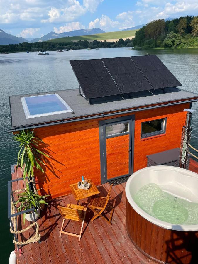 Hotel Aquachill Houseboat & Wellness Liptovský Trnovec Esterno foto
