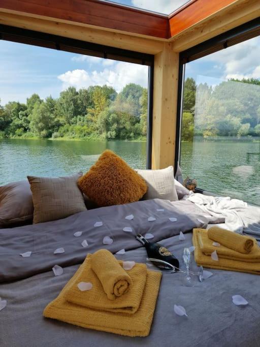 Hotel Aquachill Houseboat & Wellness Liptovský Trnovec Esterno foto