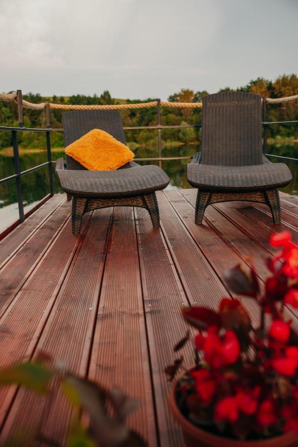 Hotel Aquachill Houseboat & Wellness Liptovský Trnovec Esterno foto