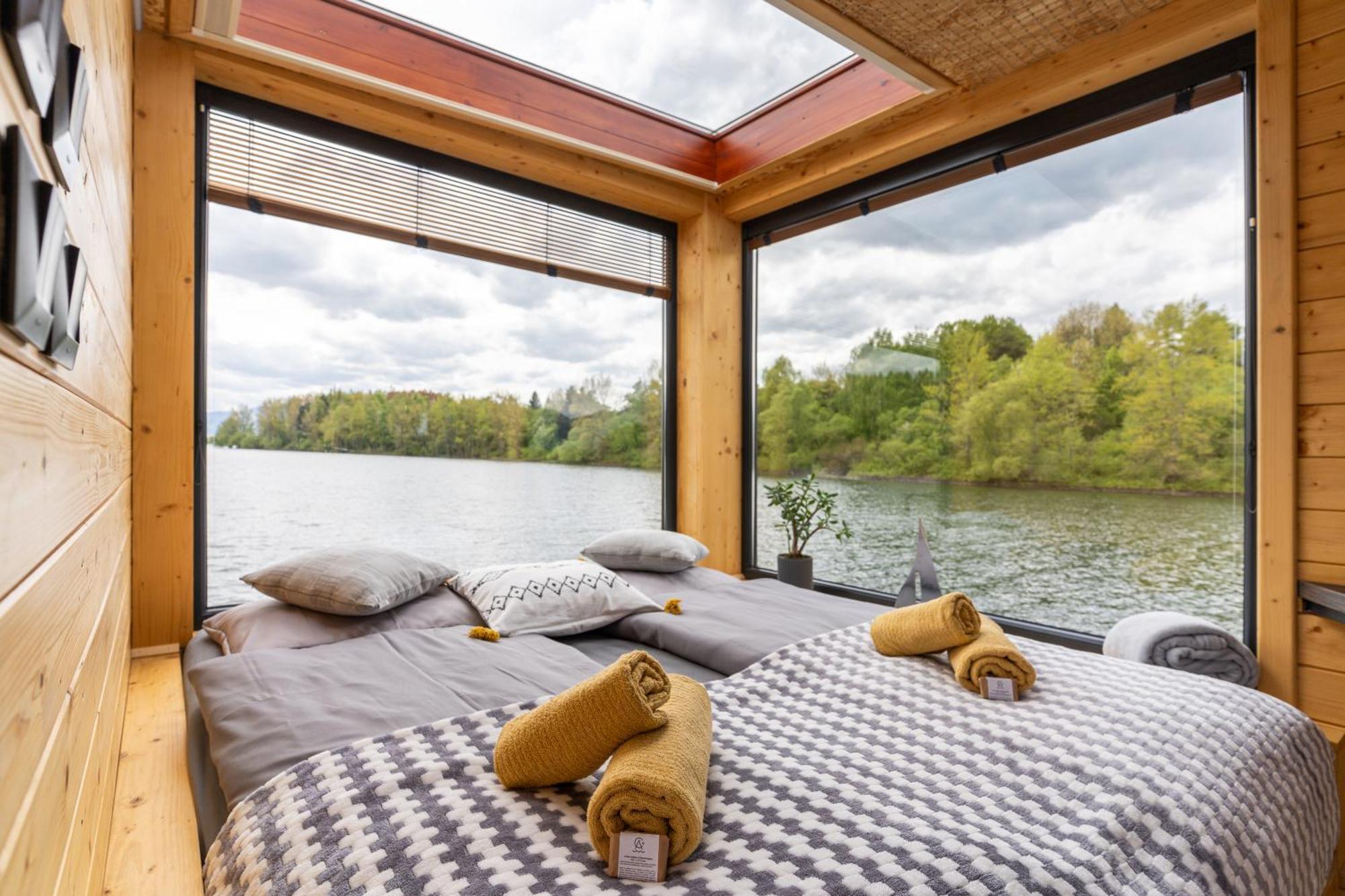 Hotel Aquachill Houseboat & Wellness Liptovský Trnovec Esterno foto